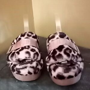 NWOT Leopard Panther Print Fluffitta Platform UGG Sandals or Slippers Sz 8